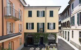 Avenue Hotel